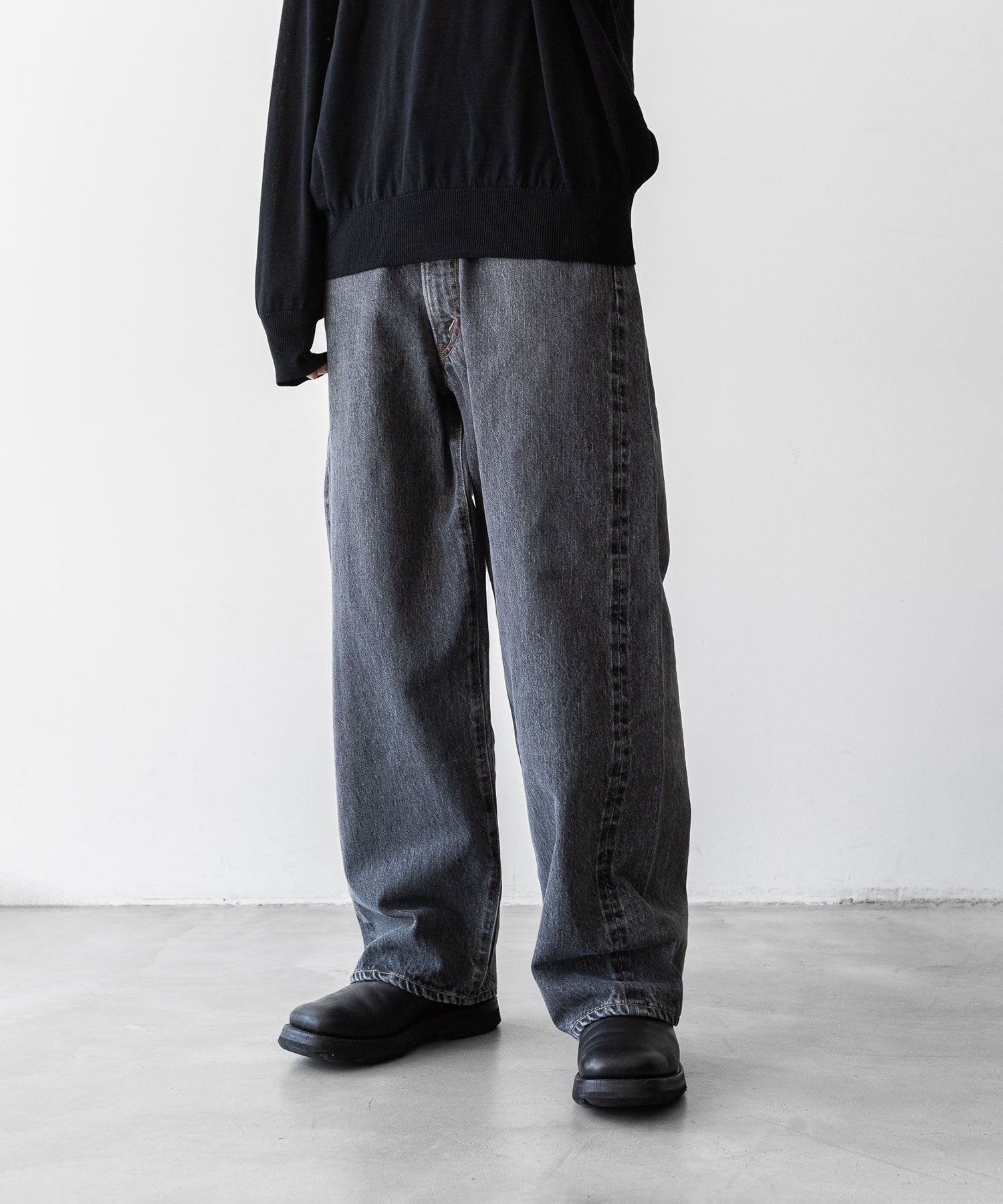 【INTÉRIM】インテリムのバギーデニム 40’S MIL BAGGY ZIPPED USED SHUTTLE DENIM TROUSERS - U.BLACK