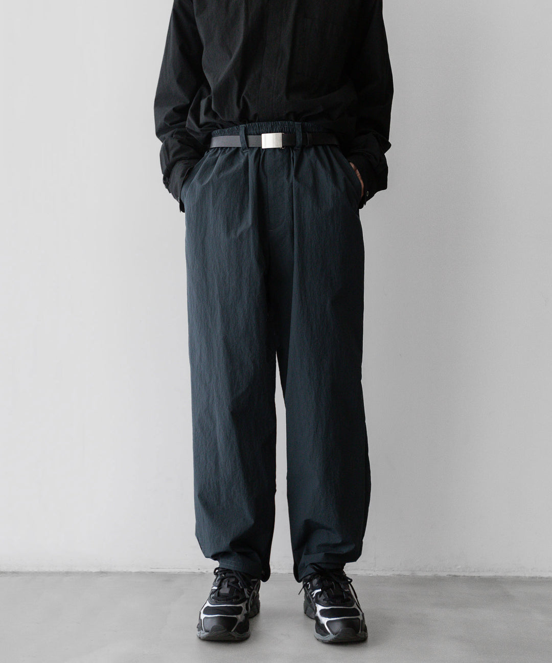 stein(シュタイン)の23AWコレクションWINDBREAKER EASY TROUSERSのDARK GREY 公式通販サイトsession福岡セレクトショップ