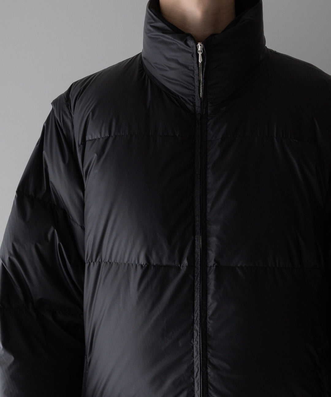【stein】DETACHABLE SLEEVES CROPPED DOWN JACKET - BLACK