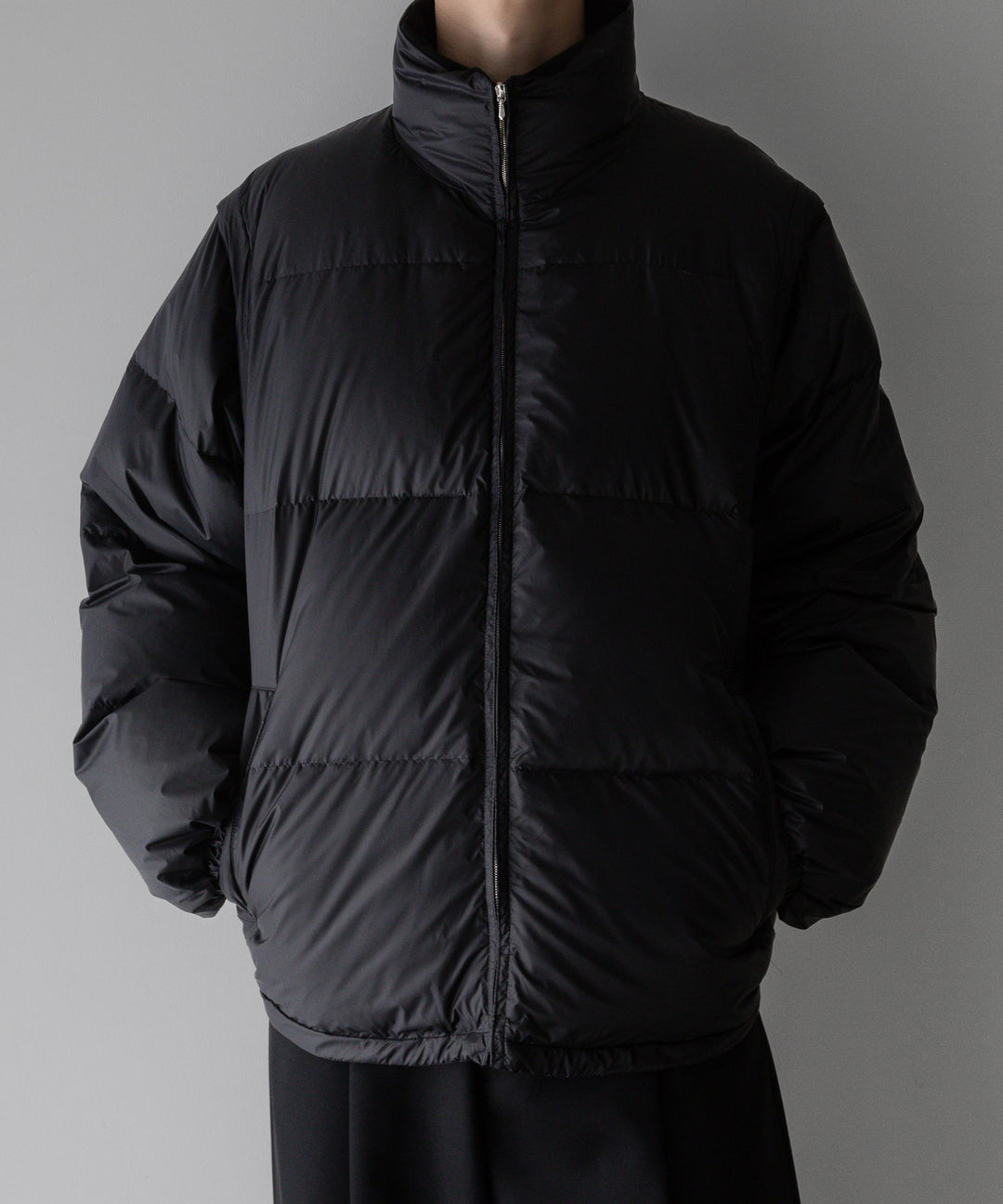 【stein】DETACHABLE SLEEVES CROPPED DOWN JACKET - BLACK