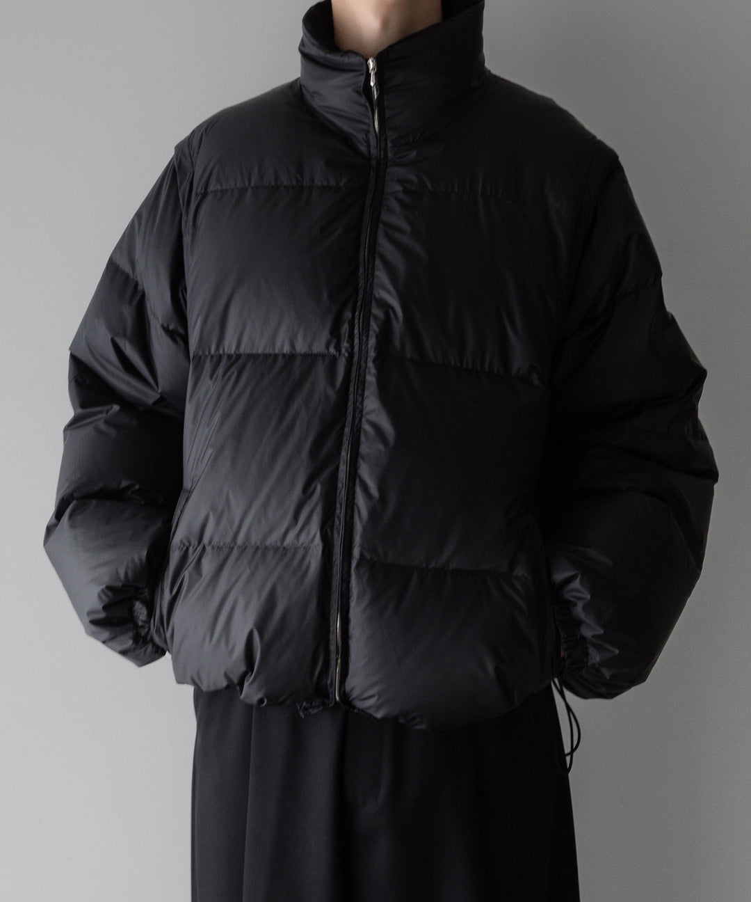 【stein】DETACHABLE SLEEVES CROPPED DOWN JACKET - BLACK