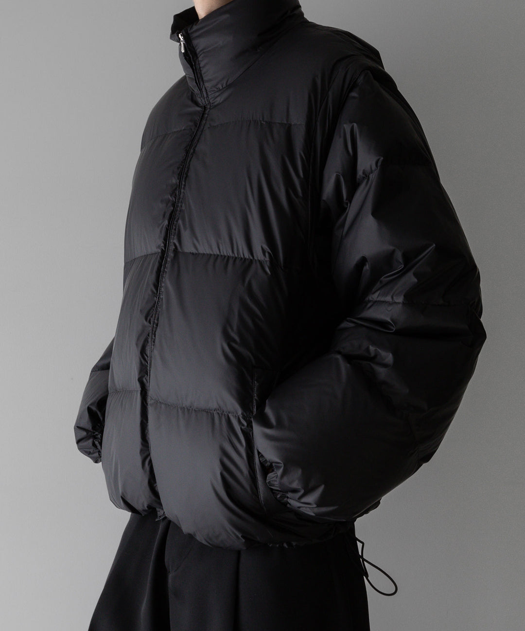 【stein】DETACHABLE SLEEVES CROPPED DOWN JACKET - BLACK