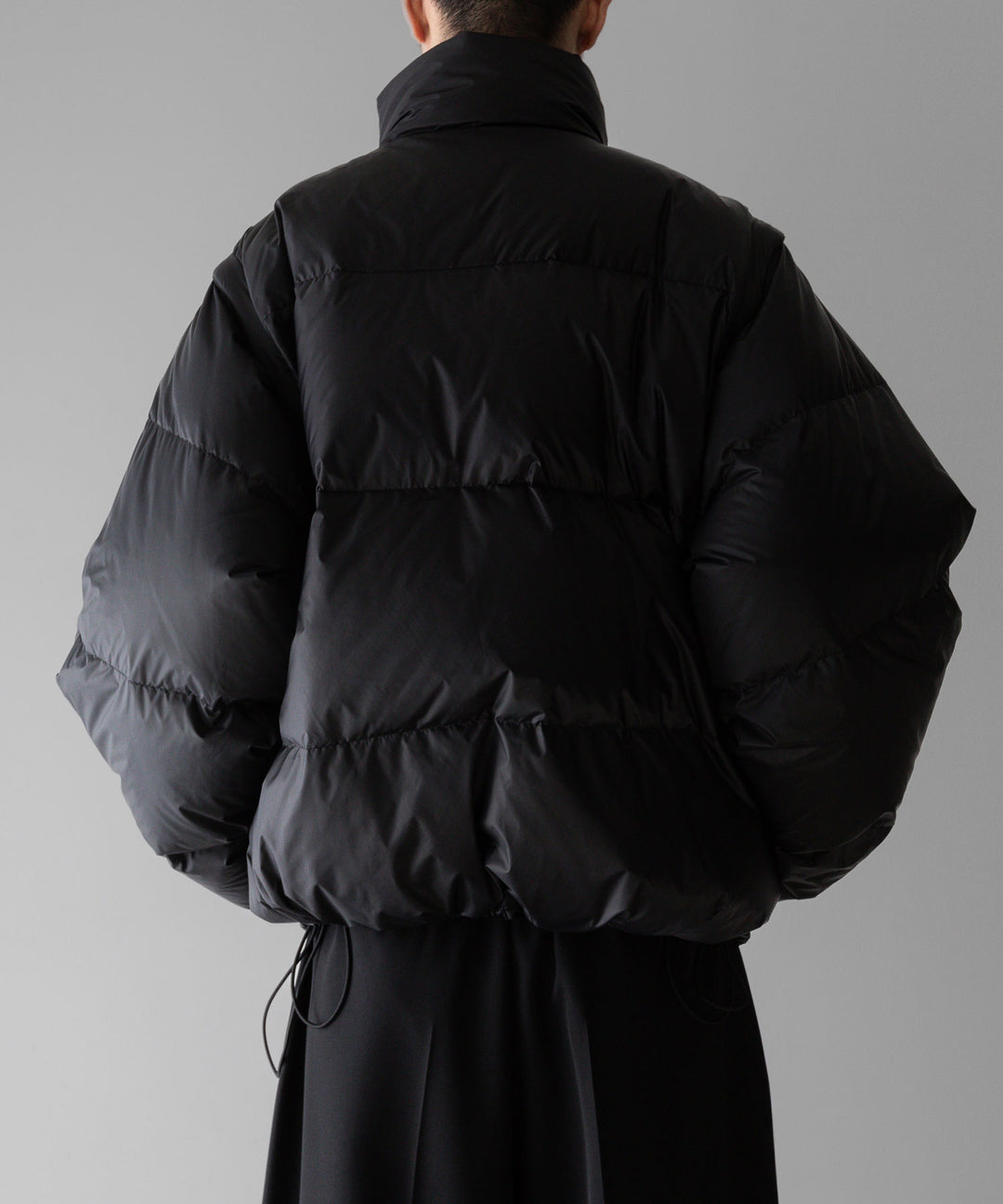 【stein】DETACHABLE SLEEVES CROPPED DOWN JACKET - BLACK