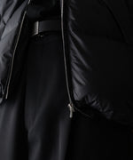 画像をギャラリービューアに読み込む, 【stein】DETACHABLE SLEEVES CROPPED DOWN JACKET - BLACK
