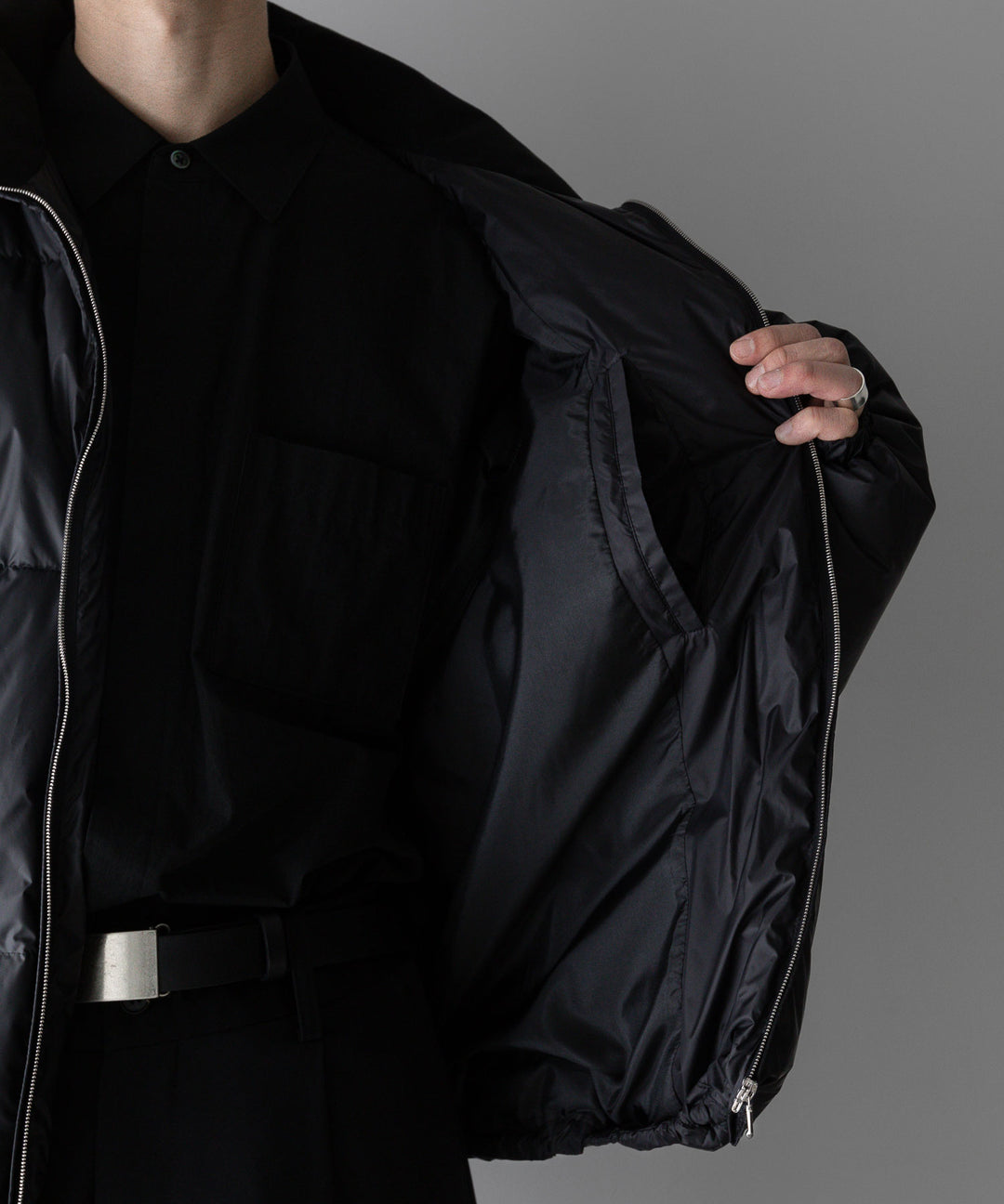 【stein】DETACHABLE SLEEVES CROPPED DOWN JACKET - BLACK