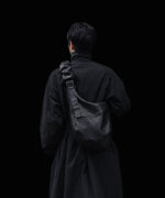 画像をギャラリービューアに読み込む, ssstein(シュタイン)のTWIST SHOULDER BAG - BLACKの公式通販サイトsession福岡セレクトショップ
