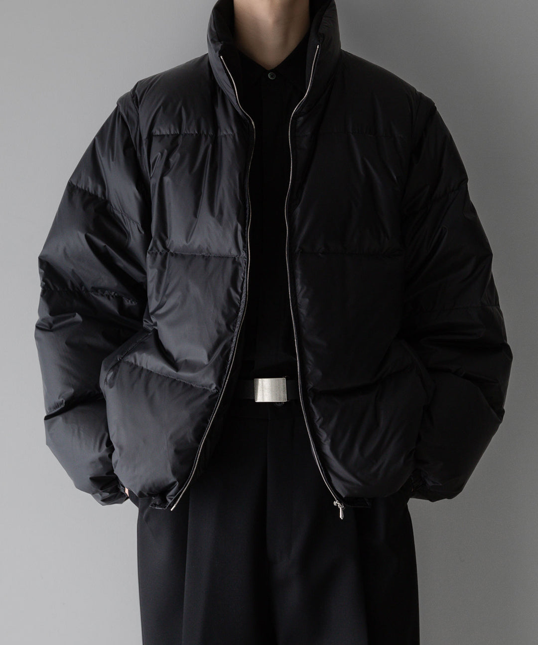 【stein】DETACHABLE SLEEVES CROPPED DOWN JACKET - BLACK