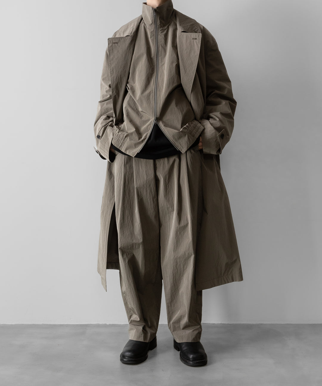 ssstein(シュタイン)のWINDPROOF NYLON WIDE EASY TROUSERS - TAUPEの公式通販サイトsession福岡セレクトショップ