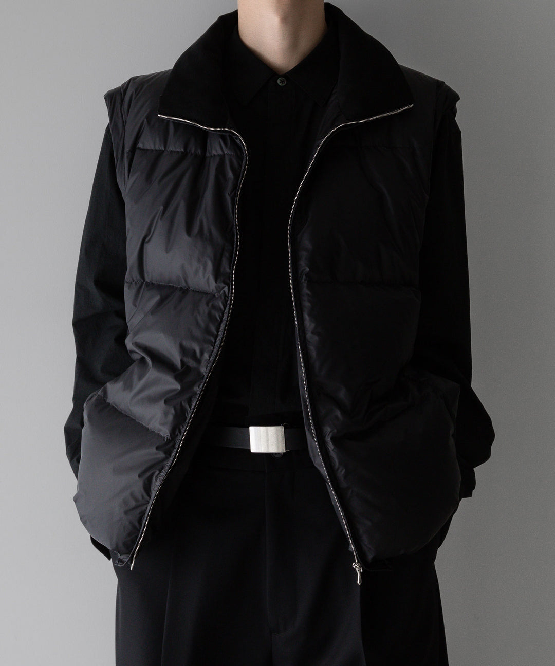 【stein】DETACHABLE SLEEVES CROPPED DOWN JACKET - BLACK