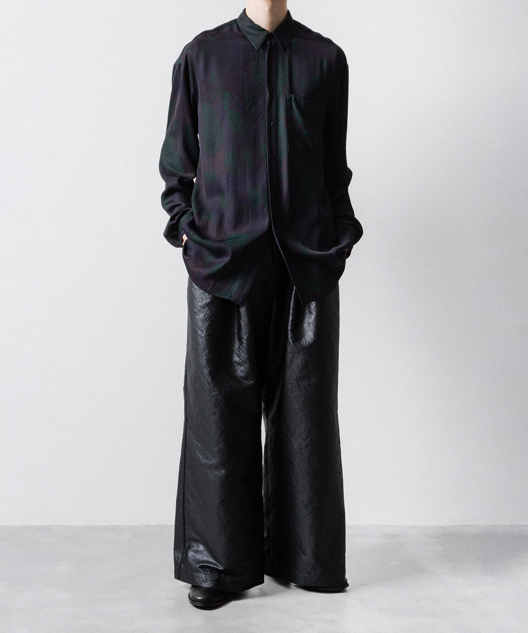 ANTHEM A-アンセムエーのLEATHER LIKE 2TUCK WIDE PANTSのBLACK公式通販サイトsession福岡セレクトショップ