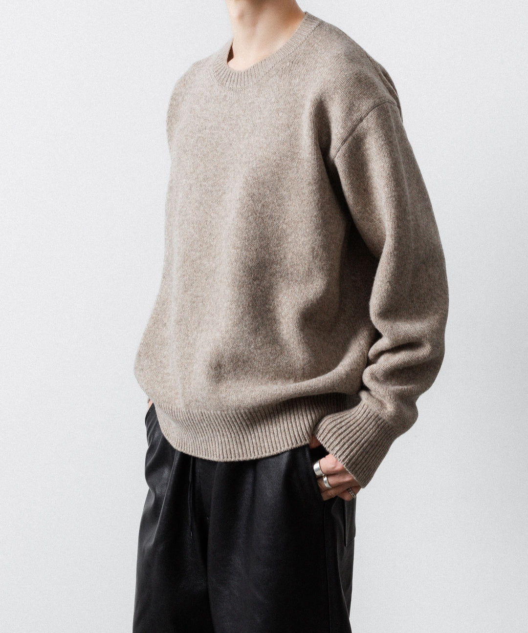 【ssstein】EXTRA FINE WOOL WARM KNIT CREW NECK LS - BEIGE