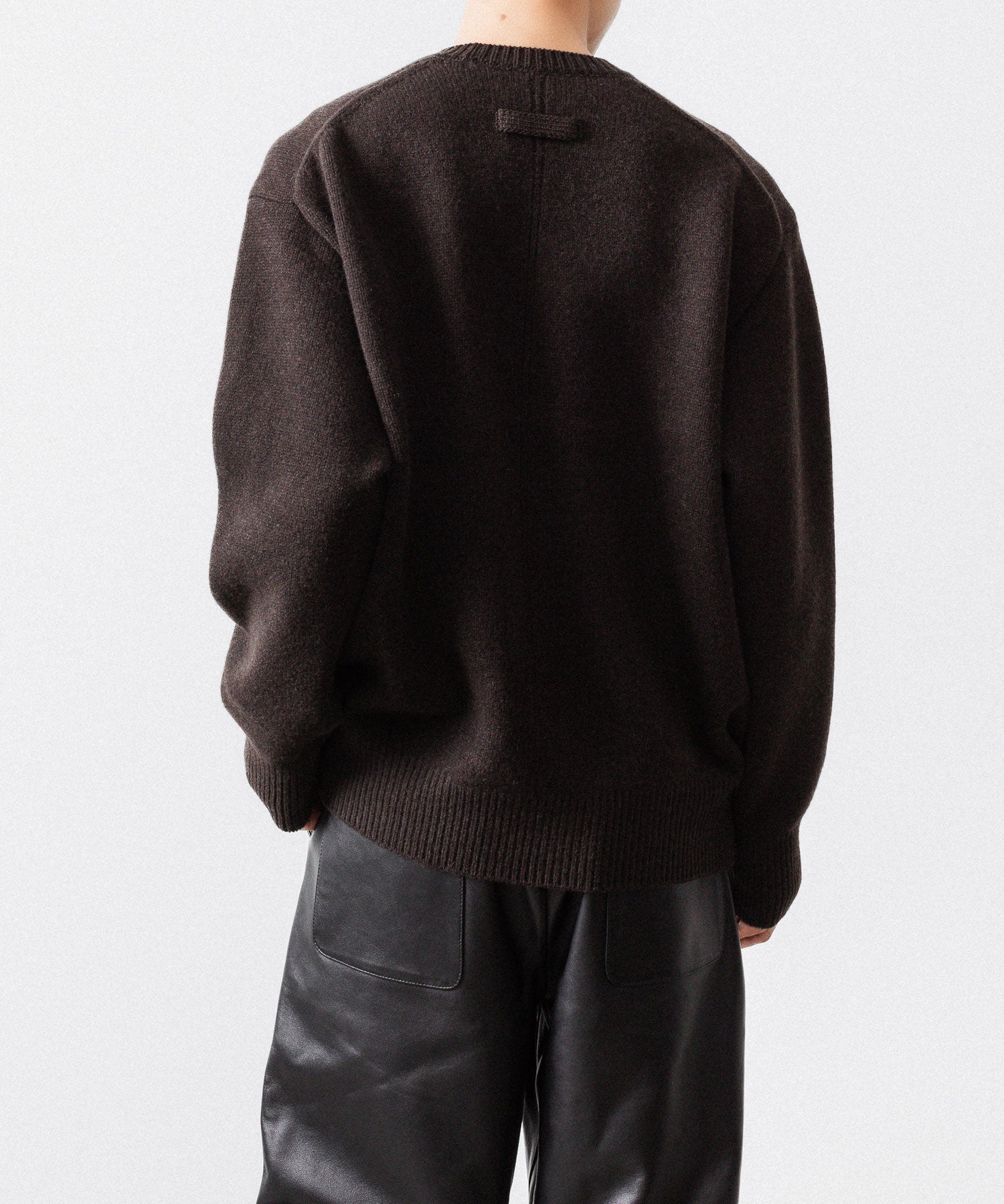 【ssstein】EXTRA FINE WOOL WARM KNIT CREW NECK LS - DARK BROWN