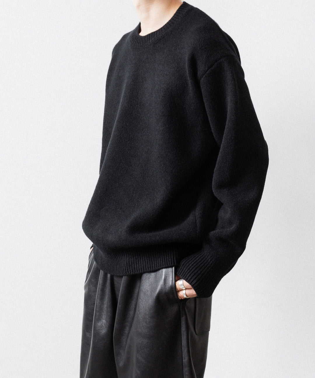 【ssstein】EXTRA FINE WOOL WARM KNIT CREW NECK LS - BLACK
