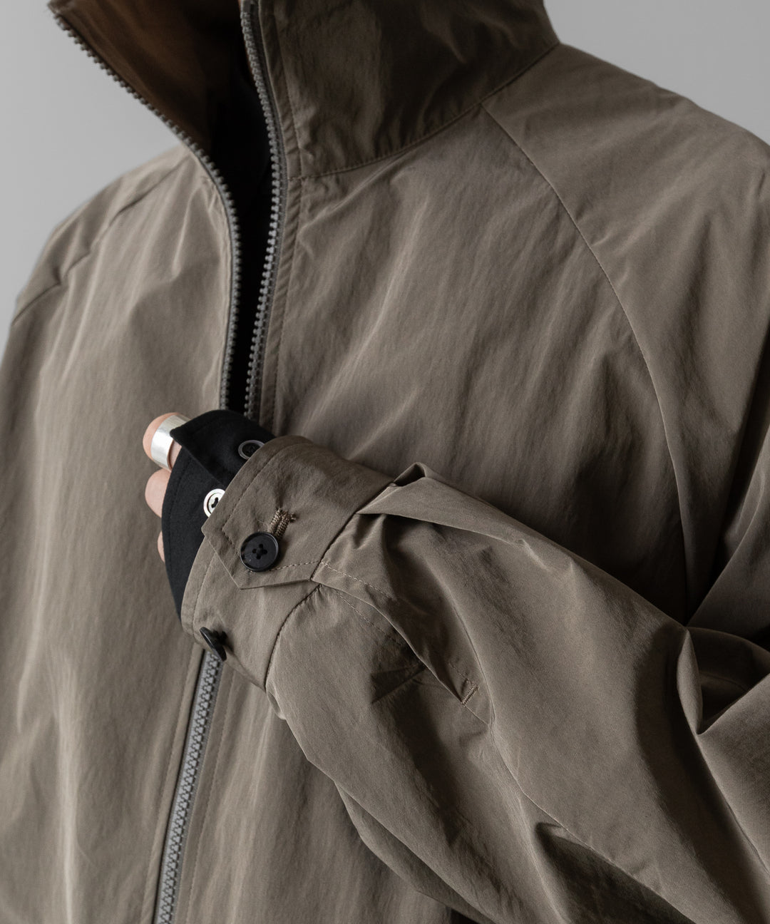 ssstein(シュタイン)のWINDPROOF NYLON ZIP JACKET - TAUPEの公式通販サイトsession福岡セレクトショップ