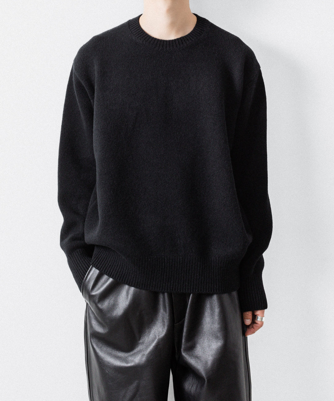 【ssstein】EXTRA FINE WOOL WARM KNIT CREW NECK LS - BLACK