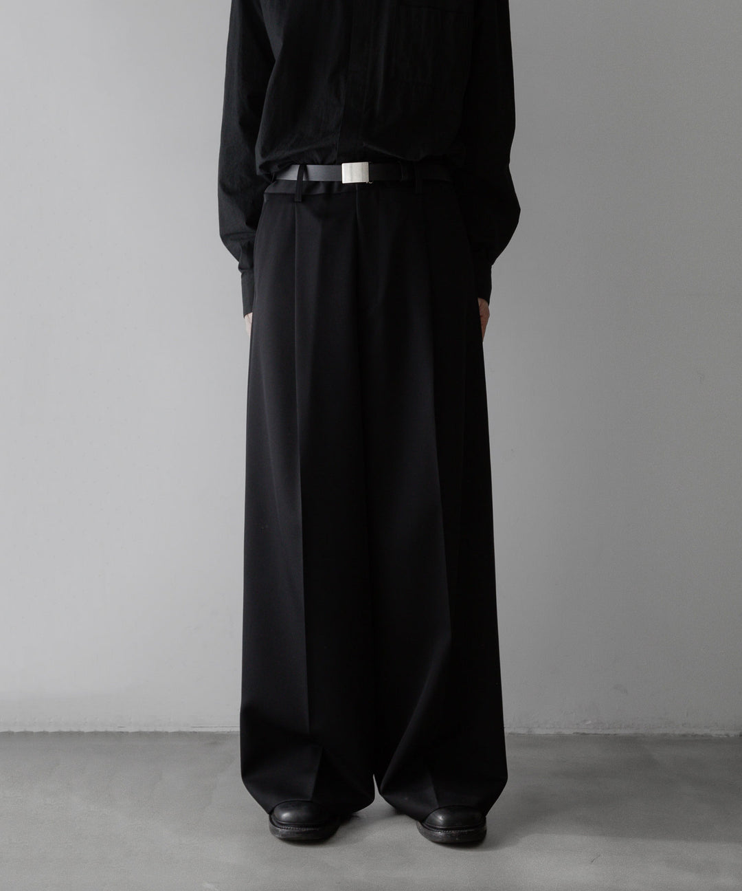 stein(シュタイン)の24SSコレクションEXTRA WIDE TROUSERS のBLACK sessionセッション福岡セレクトショップ 公式通販サイト  代替テキストを編集