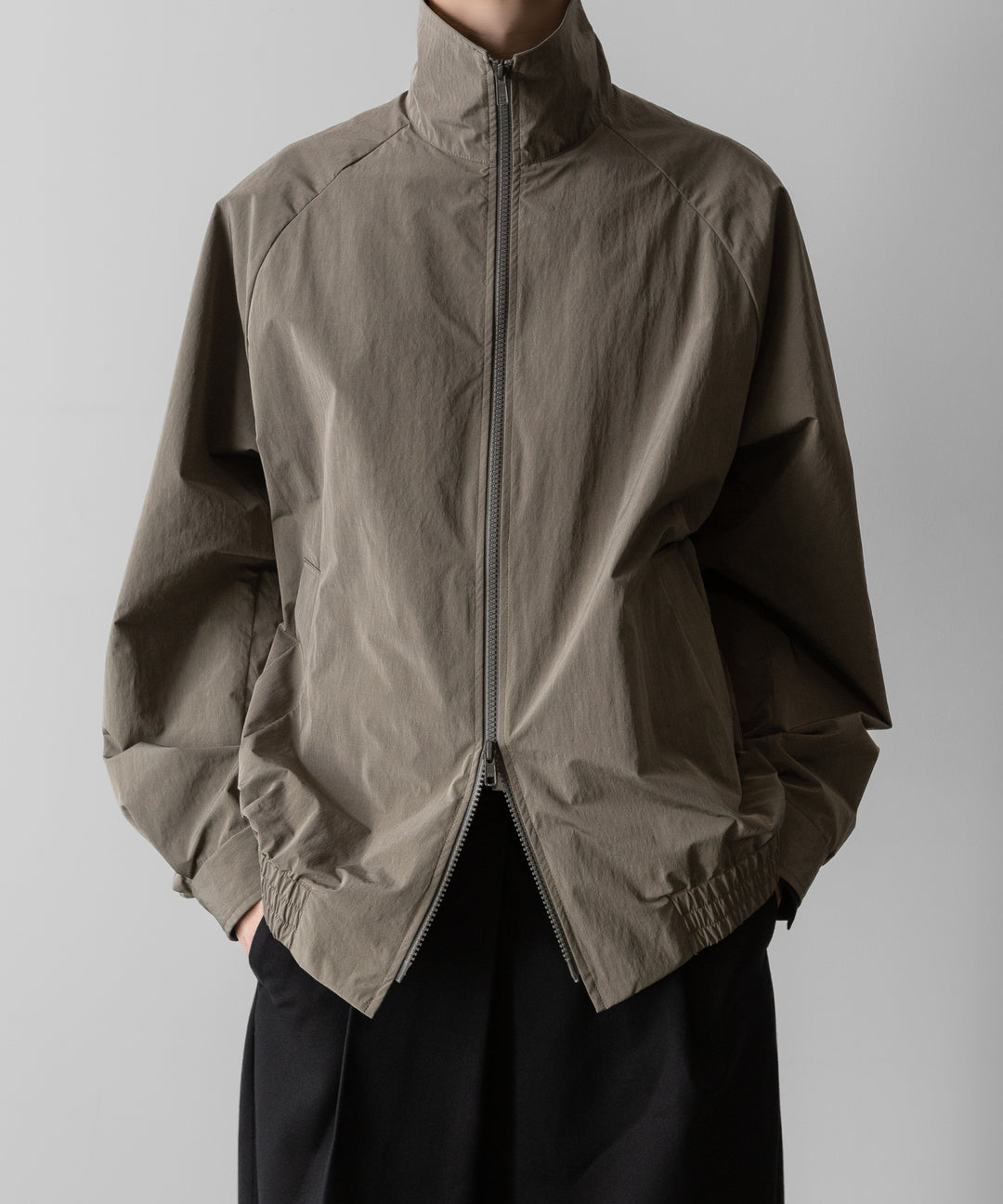 ssstein(シュタイン)のWINDPROOF NYLON ZIP JACKET - TAUPEの公式通販サイトsession福岡セレクトショップ