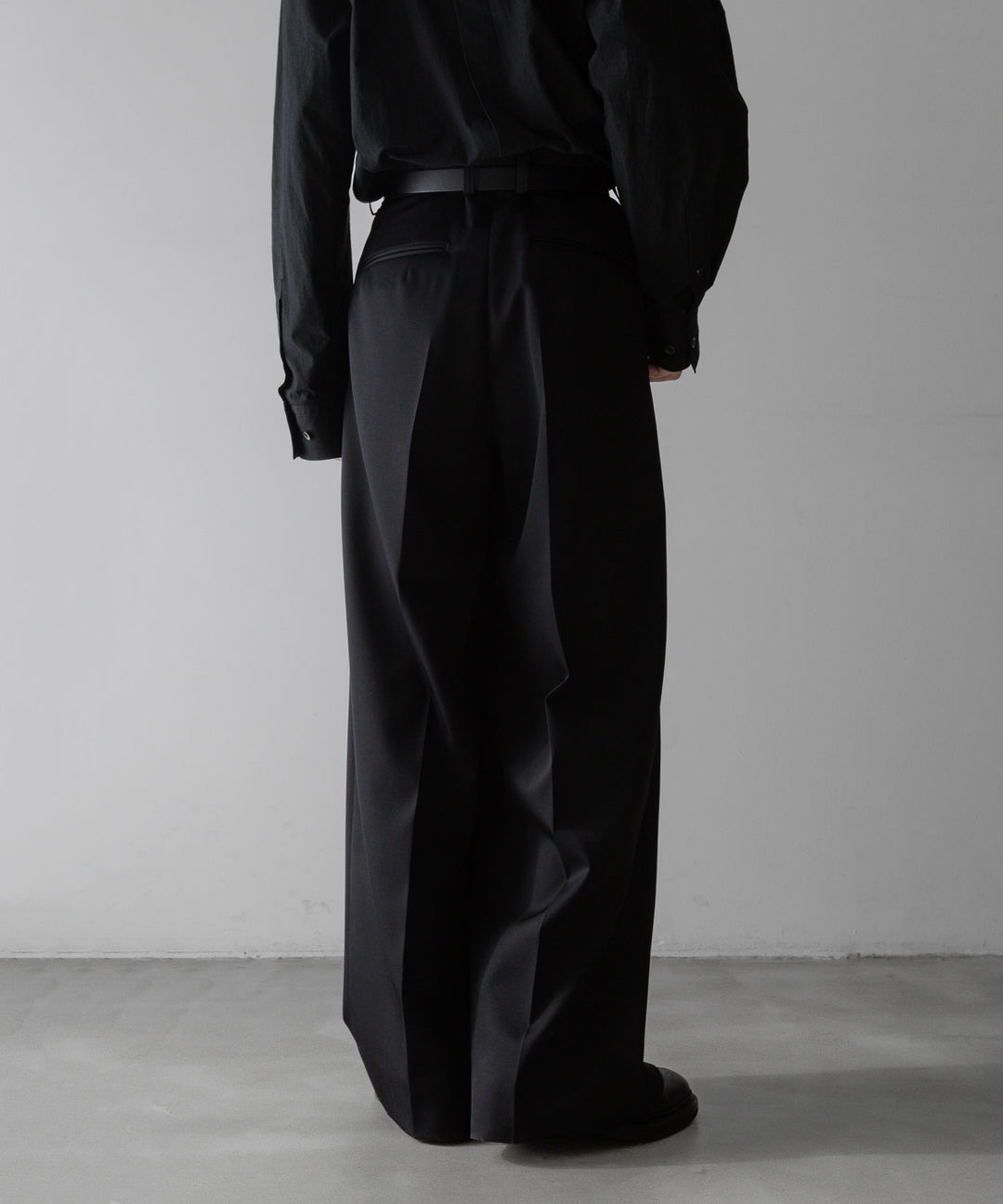 stein(シュタイン)の24SSコレクションEXTRA WIDE TROUSERS のBLACK sessionセッション福岡セレクトショップ 公式通販サイト  代替テキストを編集
