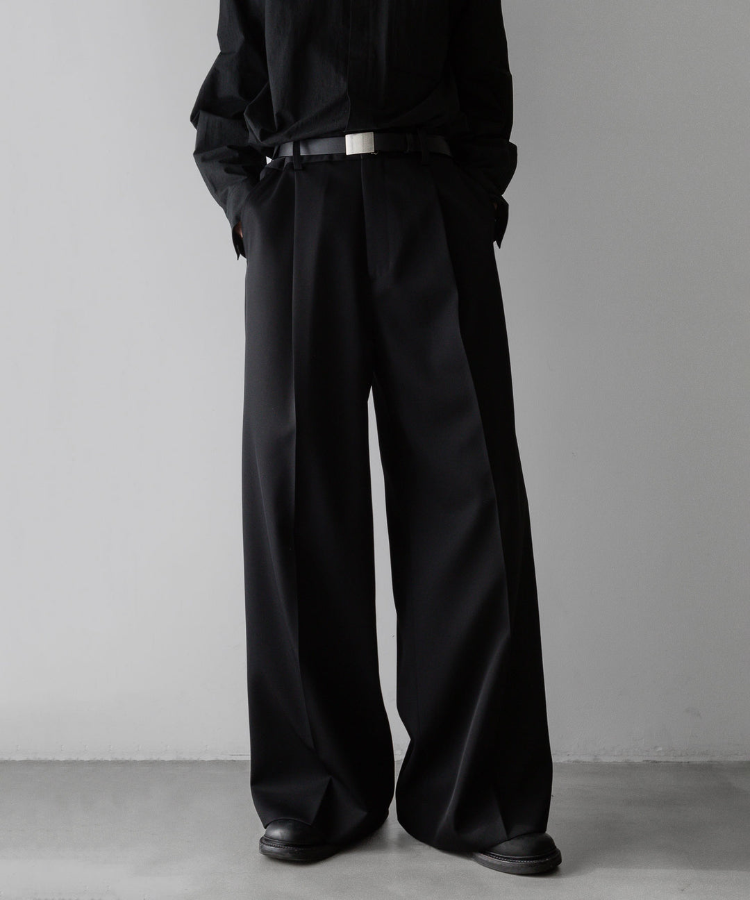 stein(シュタイン)の24SSコレクションEXTRA WIDE TROUSERS のBLACK sessionセッション福岡セレクトショップ 公式通販サイト  代替テキストを編集