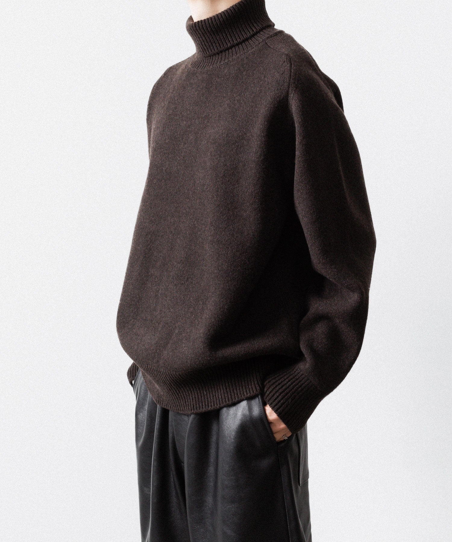 ssstein(シュタイン)のEXTRA FINE WOOL WARM KNIT TURTLE NECK LS - DARK BROWNの公式通販サイトsession福岡セレクトショップ