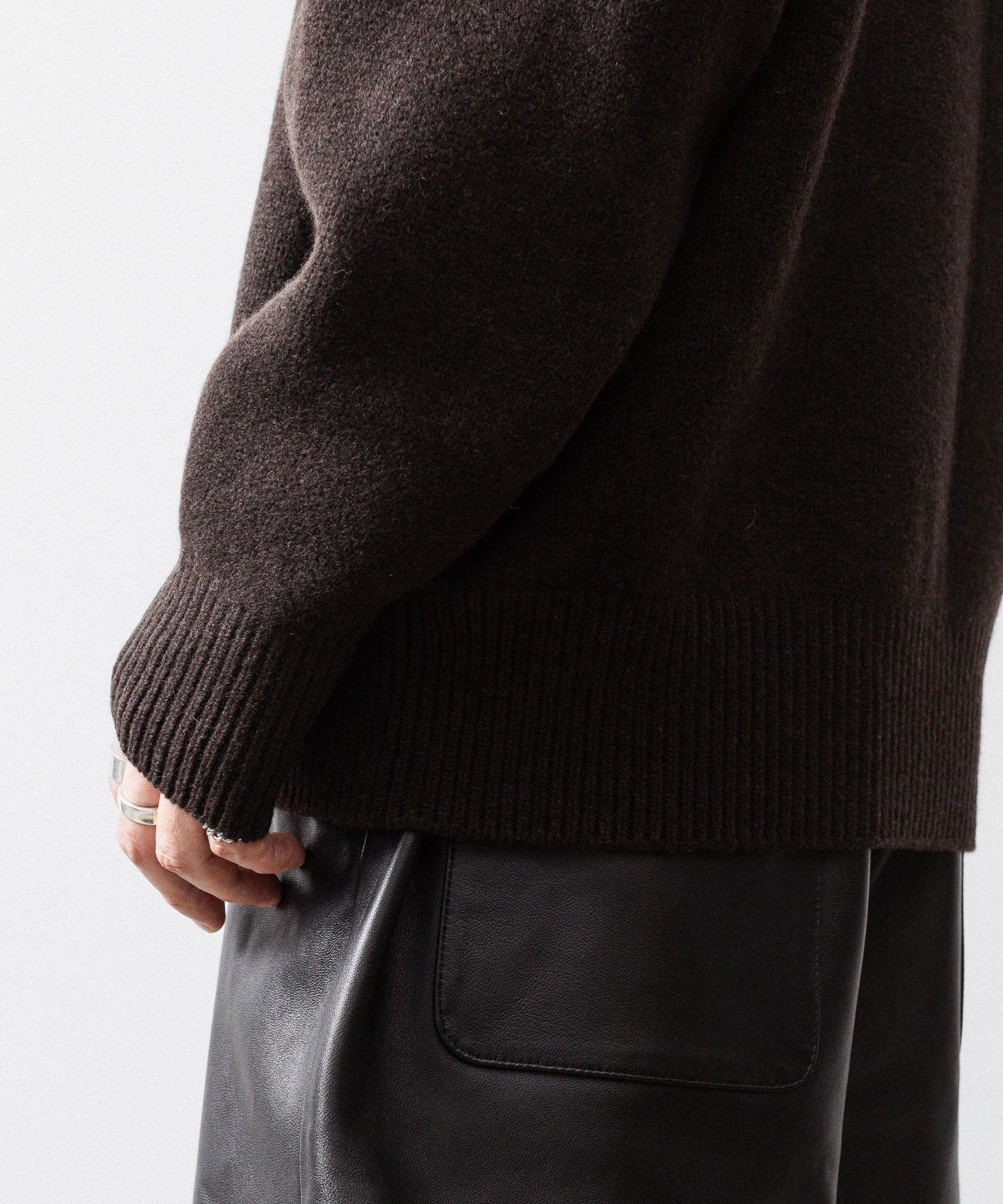 ssstein(シュタイン)のEXTRA FINE WOOL WARM KNIT TURTLE NECK LS - DARK BROWNの公式通販サイトsession福岡セレクトショップ