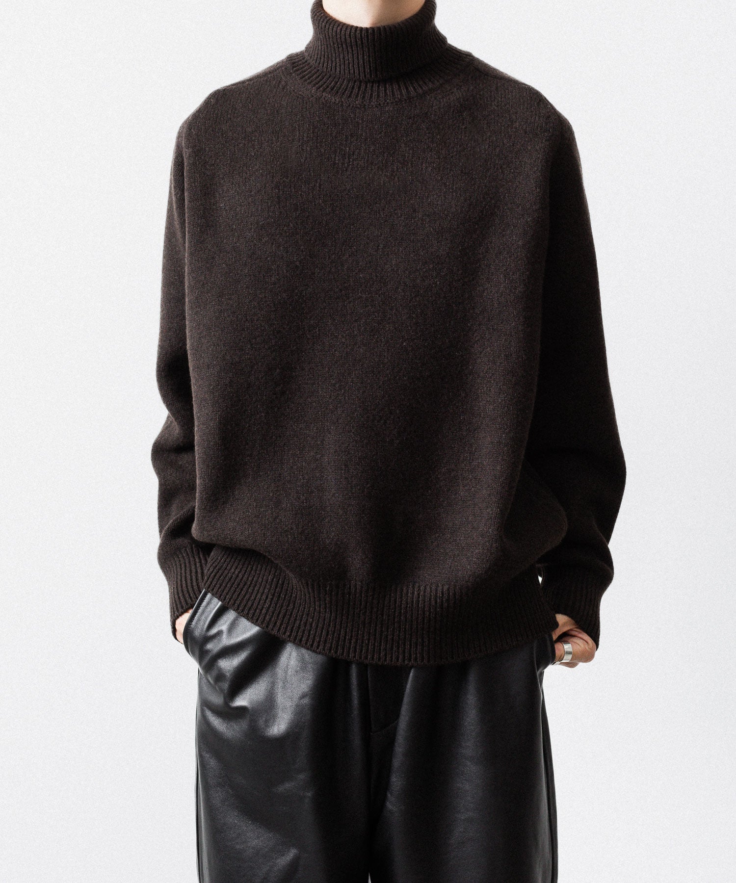 ssstein(シュタイン)のEXTRA FINE WOOL WARM KNIT TURTLE NECK LS - DARK BROWNの公式通販サイトsession福岡セレクトショップ