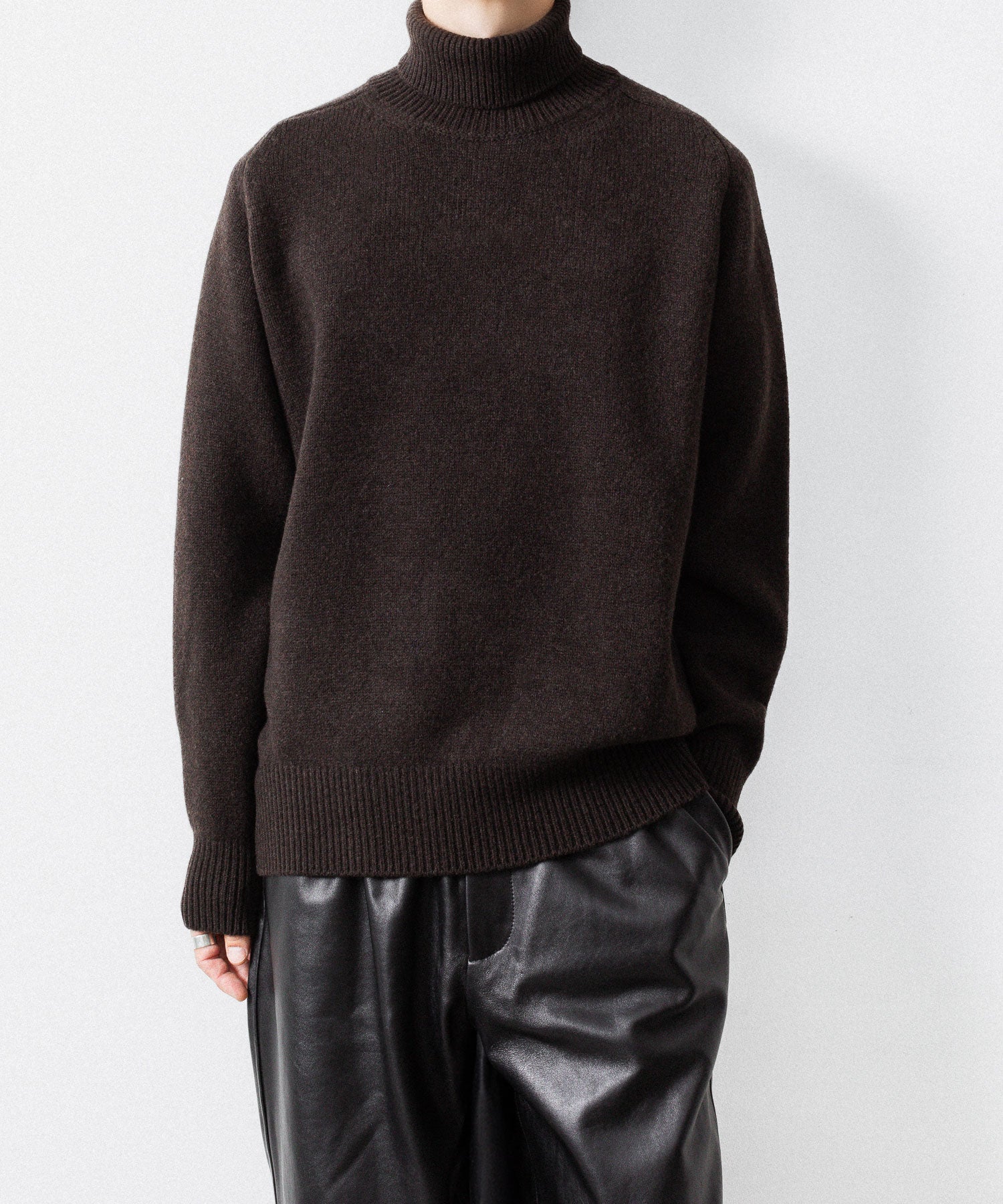 ssstein(シュタイン)のEXTRA FINE WOOL WARM KNIT TURTLE NECK LS - DARK BROWNの公式通販サイトsession福岡セレクトショップ