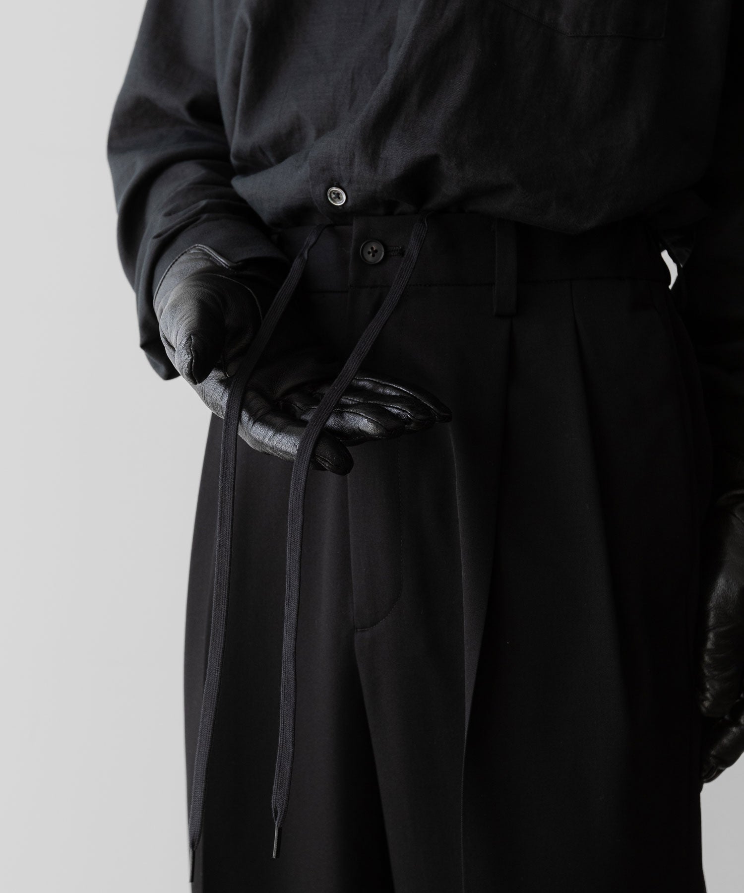 ssstein(シュタイン)のTWO TUCK EASY TROUSERS - BLACKの公式通販サイトsession福岡セレクトショップ