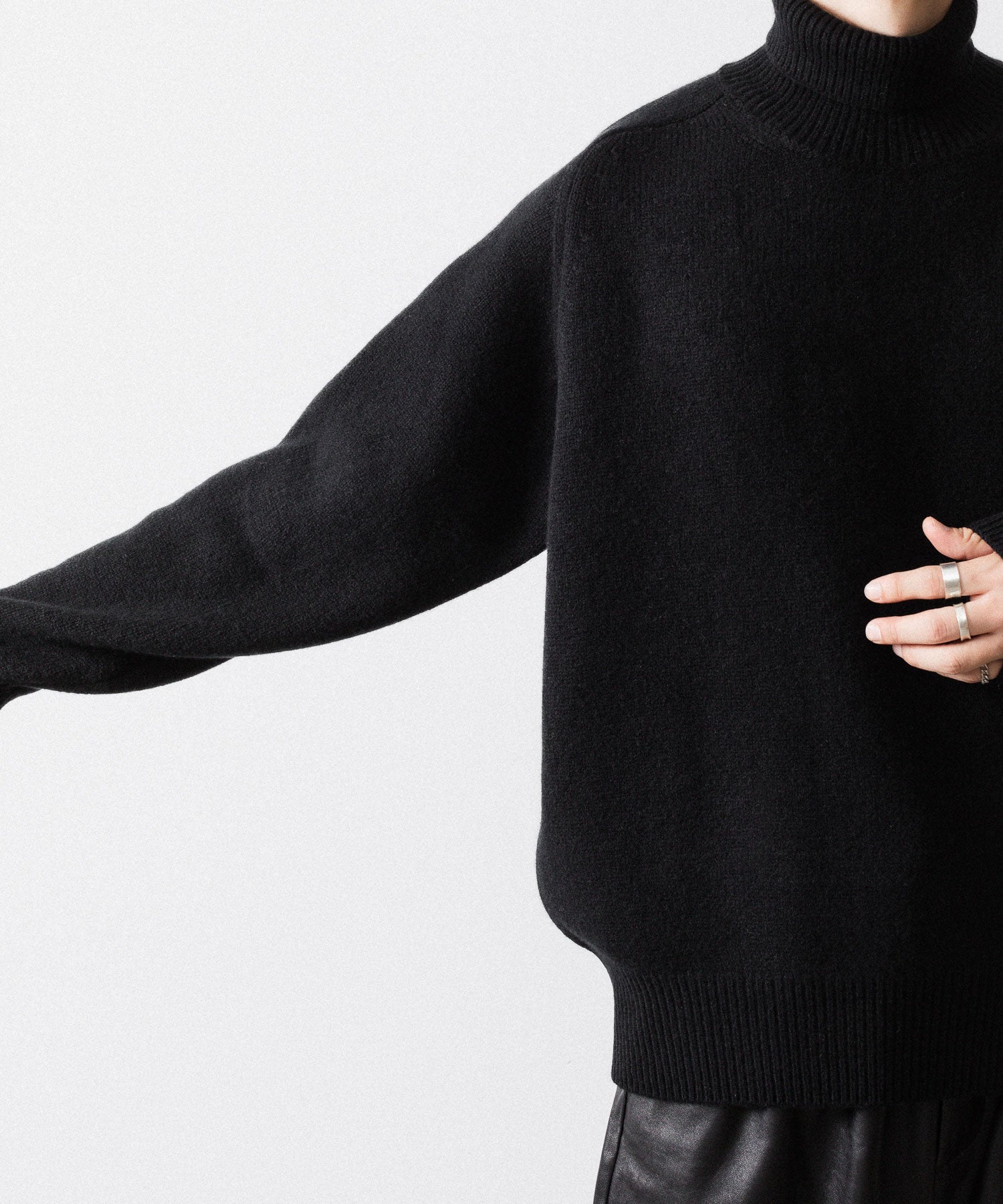 ssstein(シュタイン)のEXTRA FINE WOOL WARM KNIT TURTLE NECK LS - BLACKの公式通販サイトsession福岡セレクトショップ