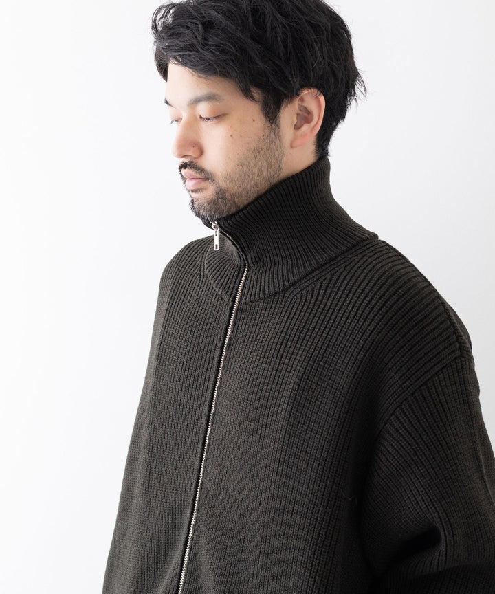 stein(シュタイン)の23AWコレクションOVERSIZED DRIVERS KNIT ZIP JACKETのMILITARY KHAKI