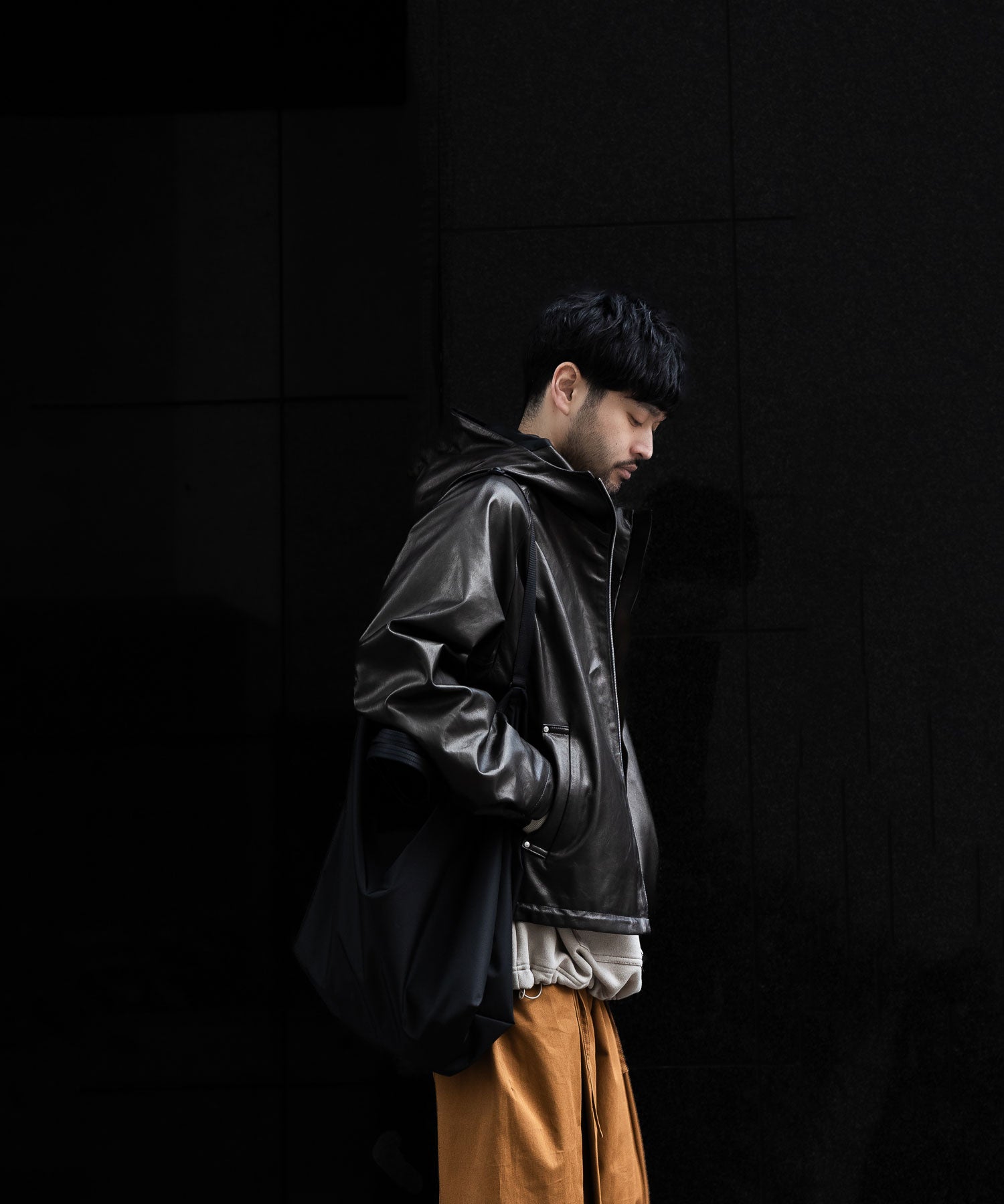 stein(シュタイン)の24SSコレクションLEATHER HOODED SHORT JACKETのBLACK