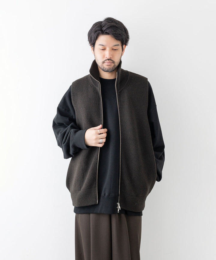 stein(シュタイン)の23AWコレクションOVERSIZED DRIVERS KNIT ZIP VESTのMILITARY KHAKI