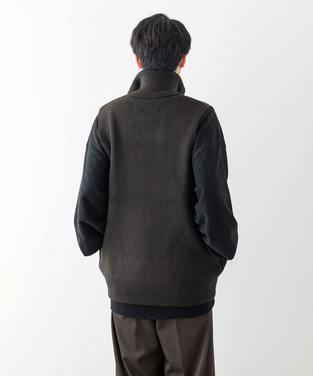 stein(シュタイン)の23AWコレクションOVERSIZED DRIVERS KNIT ZIP VESTのMILITARY KHAKI