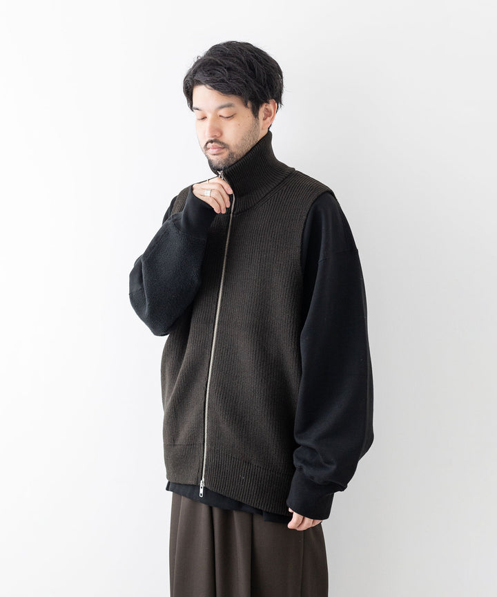 stein(シュタイン)の23AWコレクションOVERSIZED DRIVERS KNIT ZIP VESTのMILITARY KHAKI