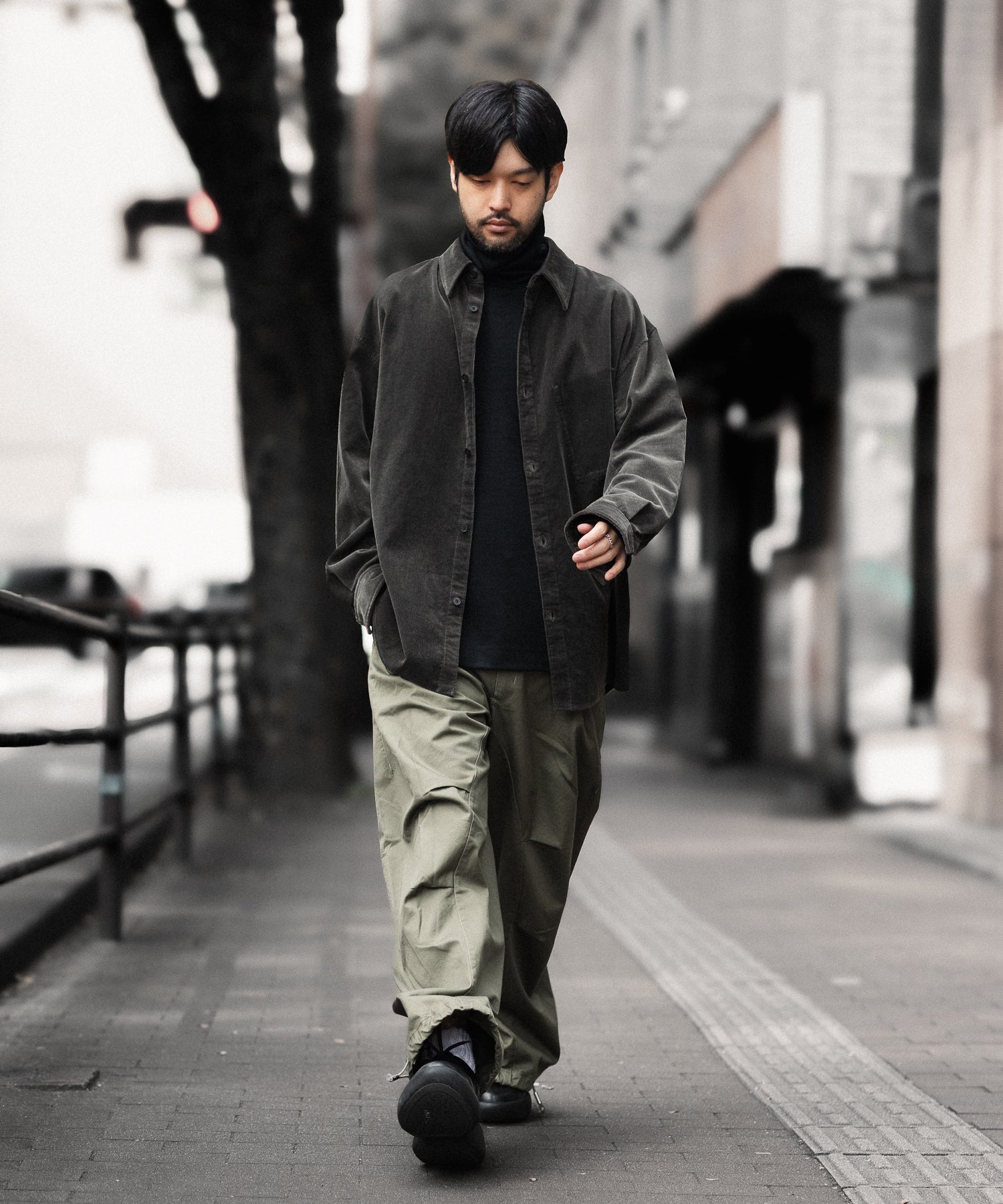 【 VEIN 】COTTON MOLESKIN 3D FILED TROUSERS - KHAKI