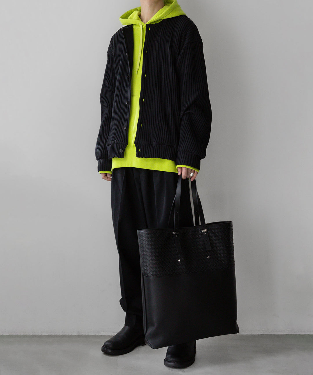 stein(シュタイン)の23AWコレクションOBLIQUE PATTERNED KNIT CARDIGANのBLACK