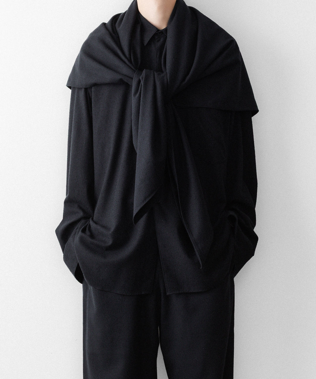 INTÉRIM インテリムのSILK NOIL SQUARE CLOTH STOLEのBLACK 公式通販サイトsession福岡セレクトショップ