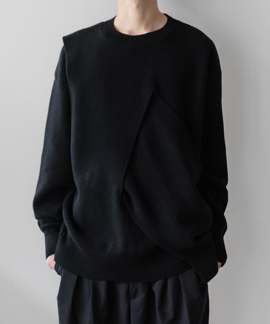 stein(シュタイン)の23AWコレクションCROSSOVER KNIT LSのBLACK