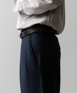 【INTÉRIM】VIRGIN WOOL AND CASHMERE FLANNEL 2-TUCK STRAIGHT SLACKS - TOP NAVY