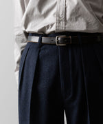 画像をギャラリービューアに読み込む, 【INTÉRIM】VIRGIN WOOL AND CASHMERE FLANNEL 2-TUCK STRAIGHT SLACKS - TOP NAVY
