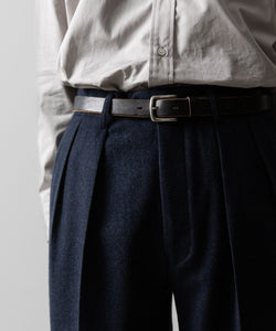 【INTÉRIM】VIRGIN WOOL AND CASHMERE FLANNEL 2-TUCK STRAIGHT SLACKS - TOP NAVY