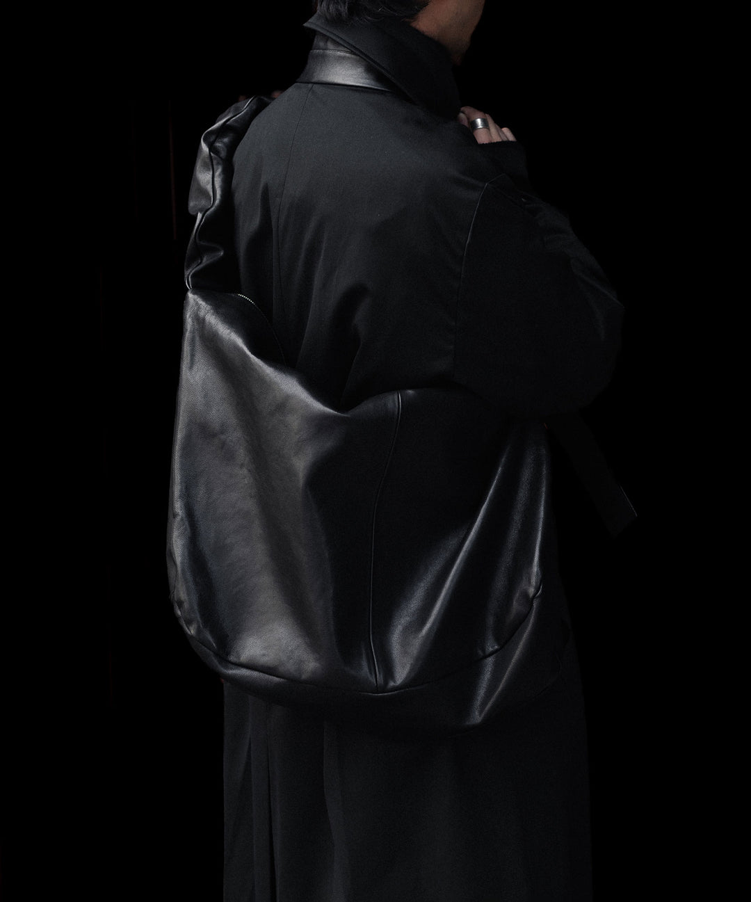 ssstein(シュタイン)のCOTTON SATIN OVERSIZED DOUBLE BREASTED COAT - BLACKの公式通販サイトsession福岡セレクトショップ