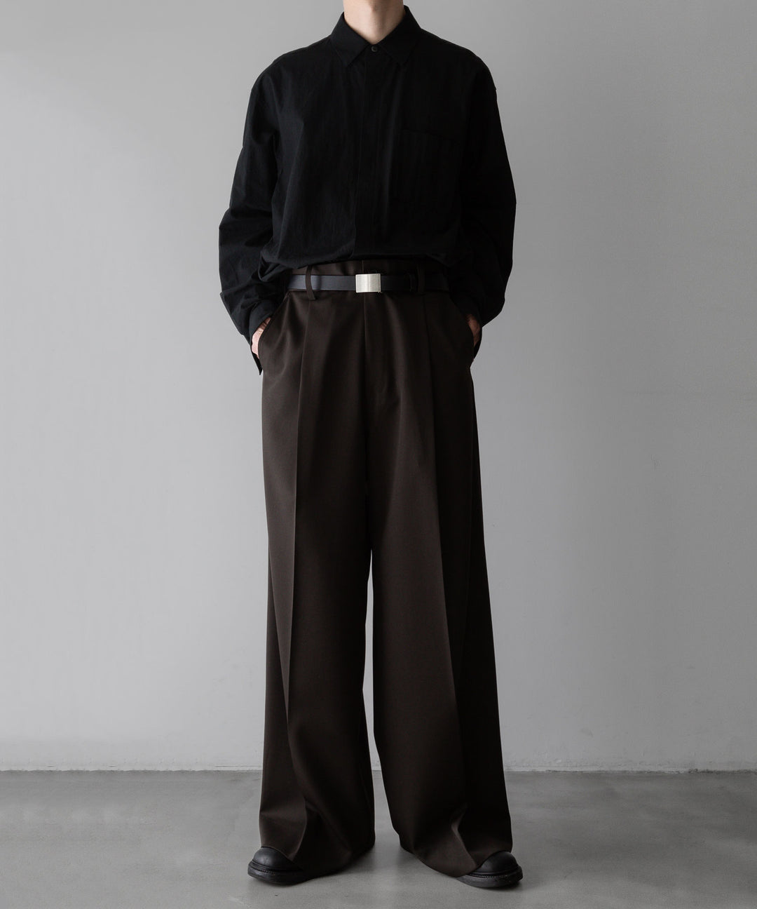 stein(シュタイン)の24SSコレクションEXTRA WIDE TROUSERS のMILITARY KHAKI sessionセッション福岡セレクトショップ 公式通販サイト
