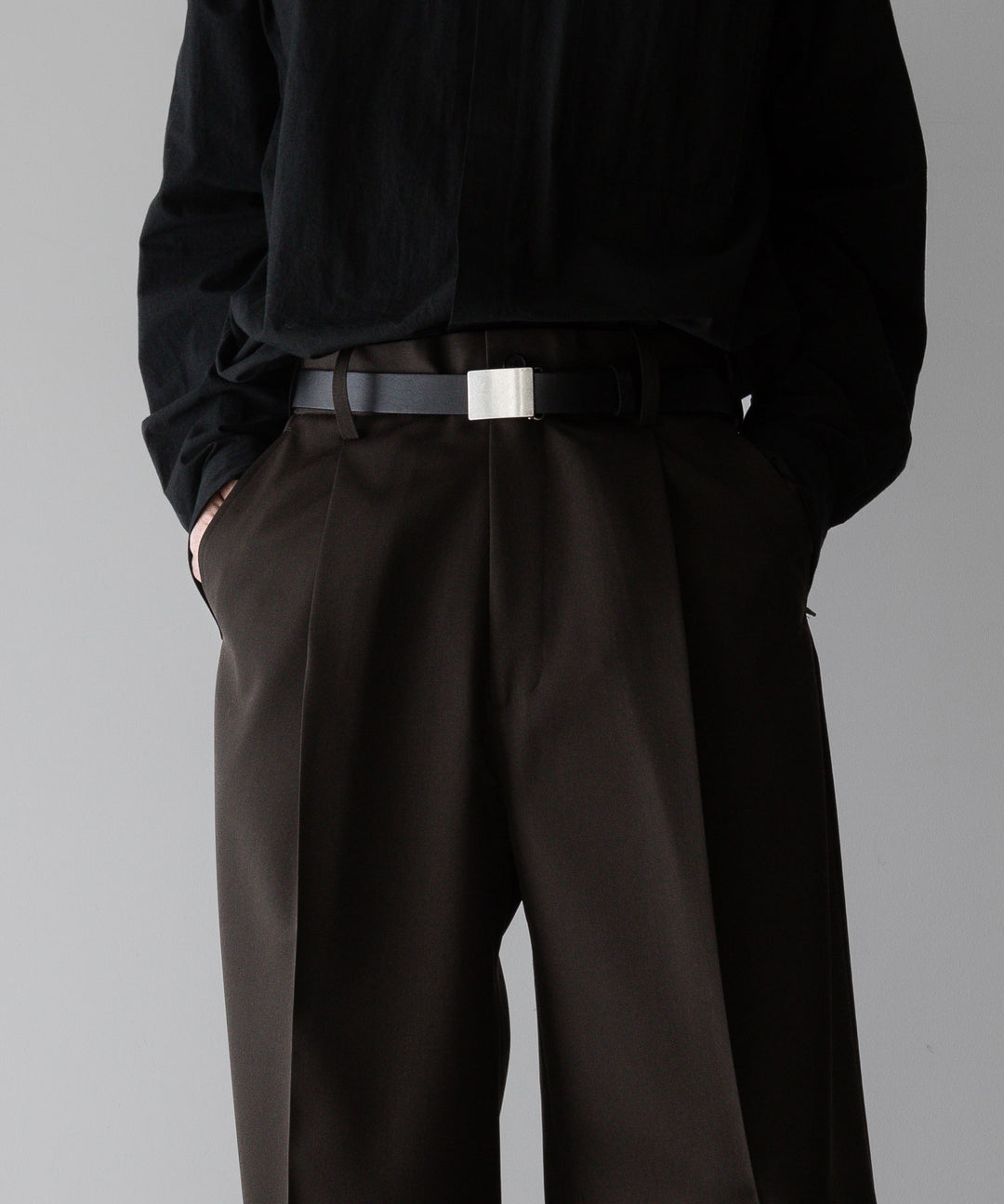 stein(シュタイン)の24SSコレクションEXTRA WIDE TROUSERS のMILITARY KHAKI sessionセッション福岡セレクトショップ 公式通販サイト