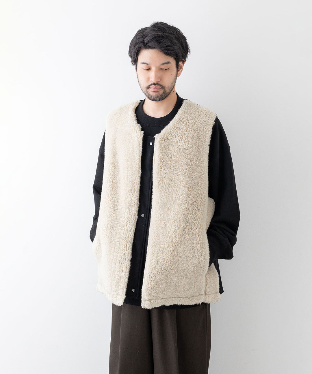stein(シュタイン)の23AWコレクションWOOL FUR REVERSIBLE VESTのBEIGE 