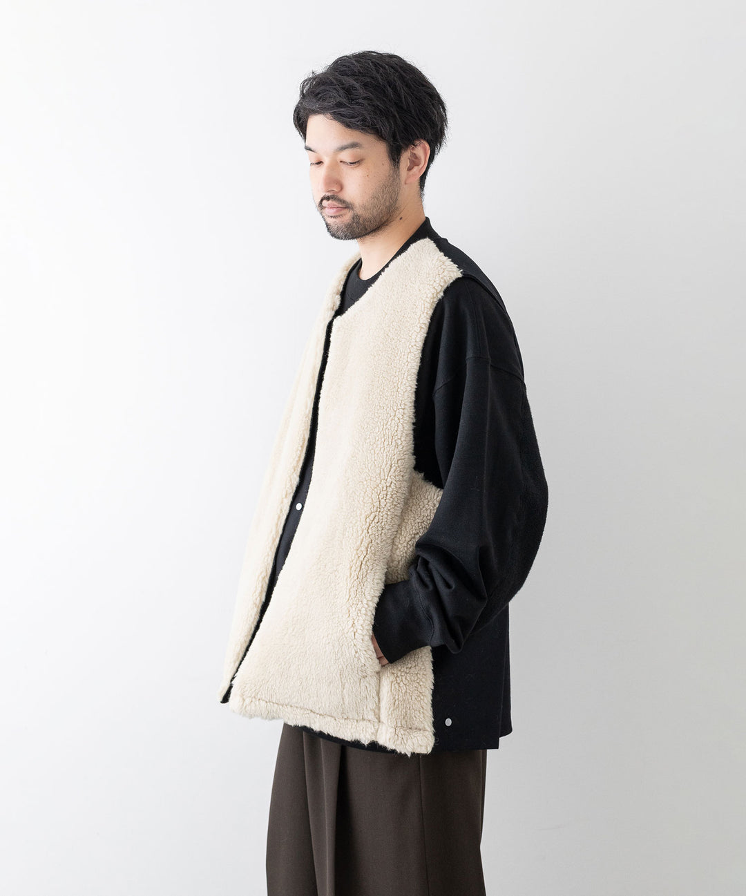stein(シュタイン)の23AWコレクションWOOL FUR REVERSIBLE VESTのBEIGE 