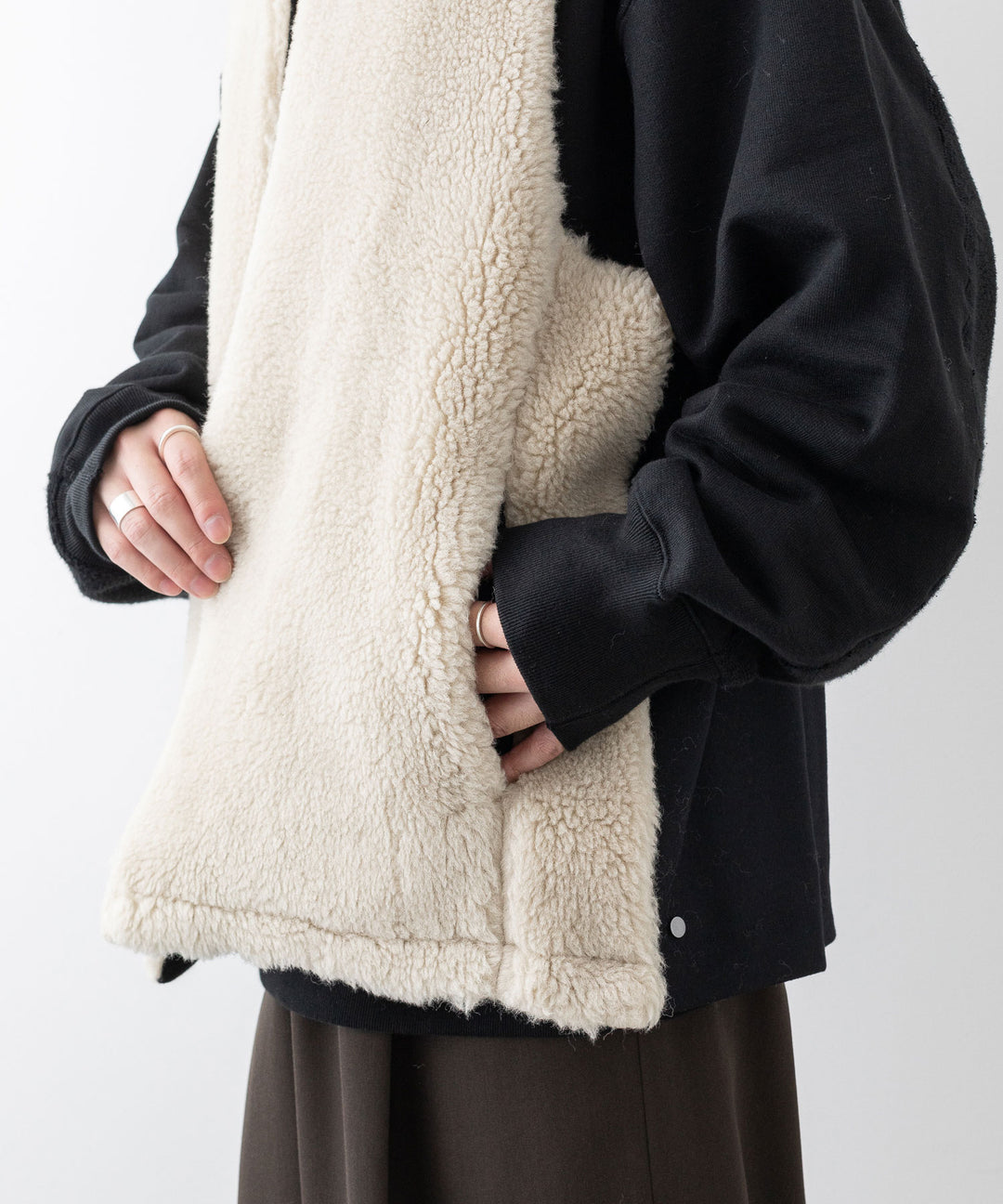 stein(シュタイン)の23AWコレクションWOOL FUR REVERSIBLE VESTのBEIGE 