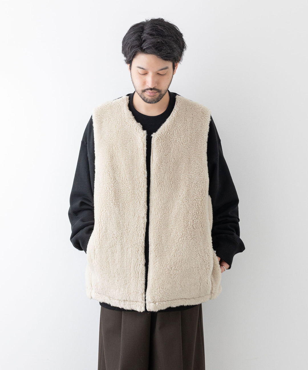 stein(シュタイン)の23AWコレクションWOOL FUR REVERSIBLE VESTのBEIGE 