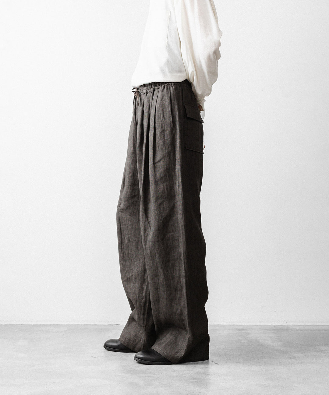 nakedgauge(ネイキッドゲージ)のSUMI LINEN WIDE EASY CARGO PANTS - CHARCOAL GRAYの公式通販サイトsession福岡セレクトショップ