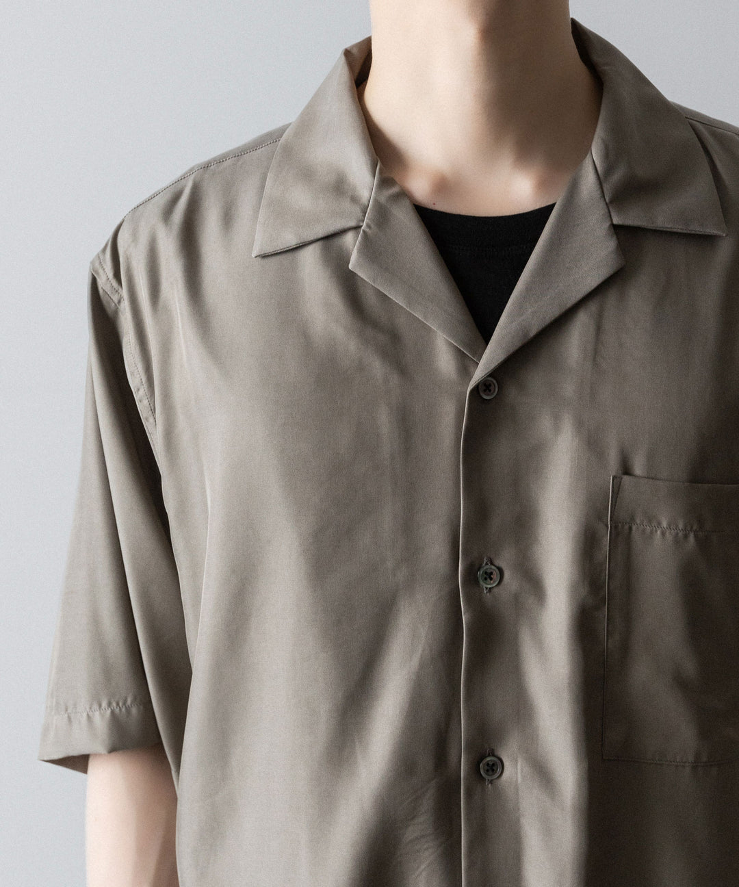 ssstein(シュタイン)のCUPRO TWILL OVERSIZED OPEN COLLAR SS SHIRT - TAUPEの公式通販サイトsession福岡セレクトショップ
